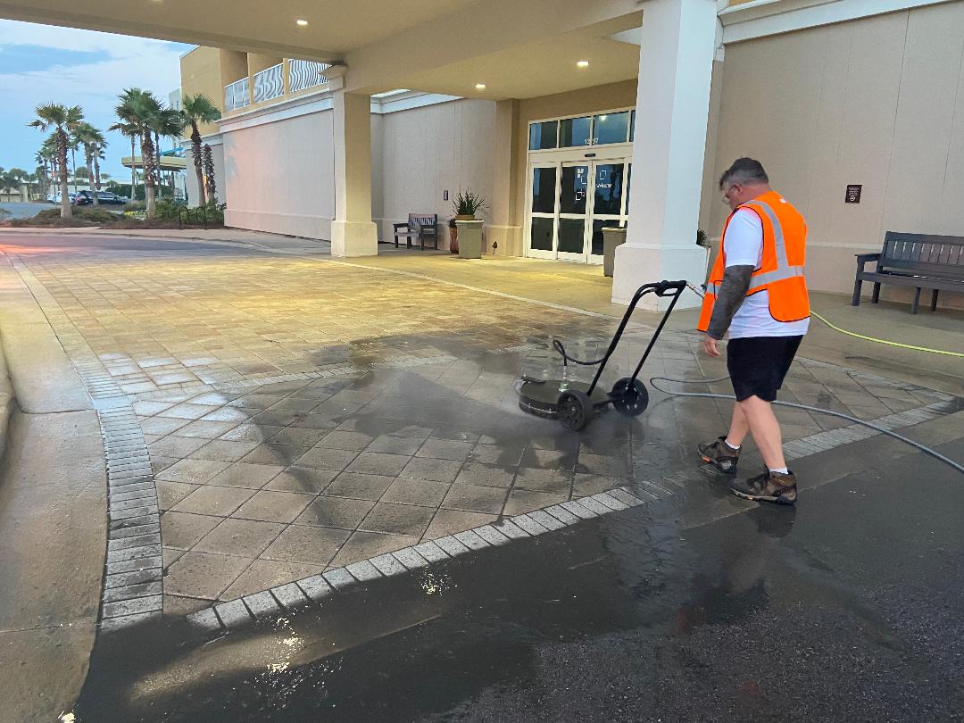 Top 5  Reasons Late Summer is Best Time to Pressure Wash Your Property in the Florida Panhandle